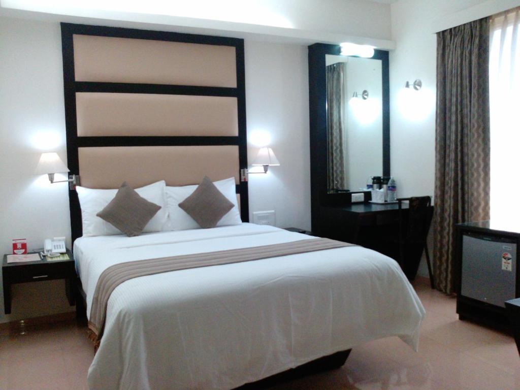 Pattom Royal Hotel Thiruvananthapuram Exteriér fotografie