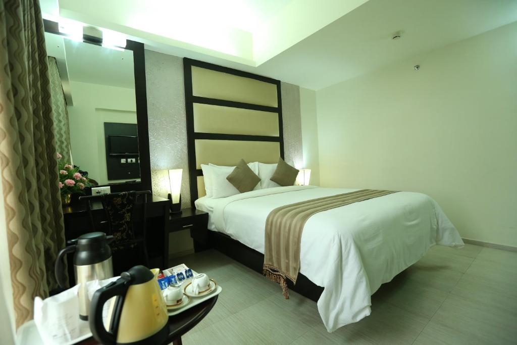 Pattom Royal Hotel Thiruvananthapuram Exteriér fotografie