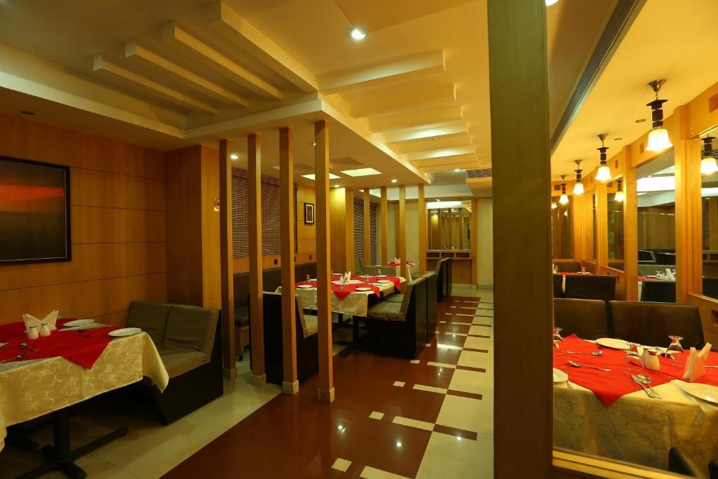 Pattom Royal Hotel Thiruvananthapuram Exteriér fotografie