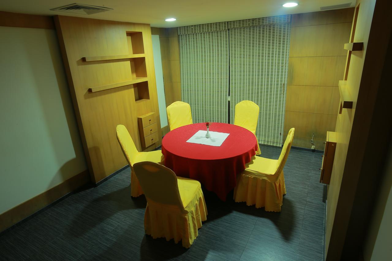 Pattom Royal Hotel Thiruvananthapuram Exteriér fotografie